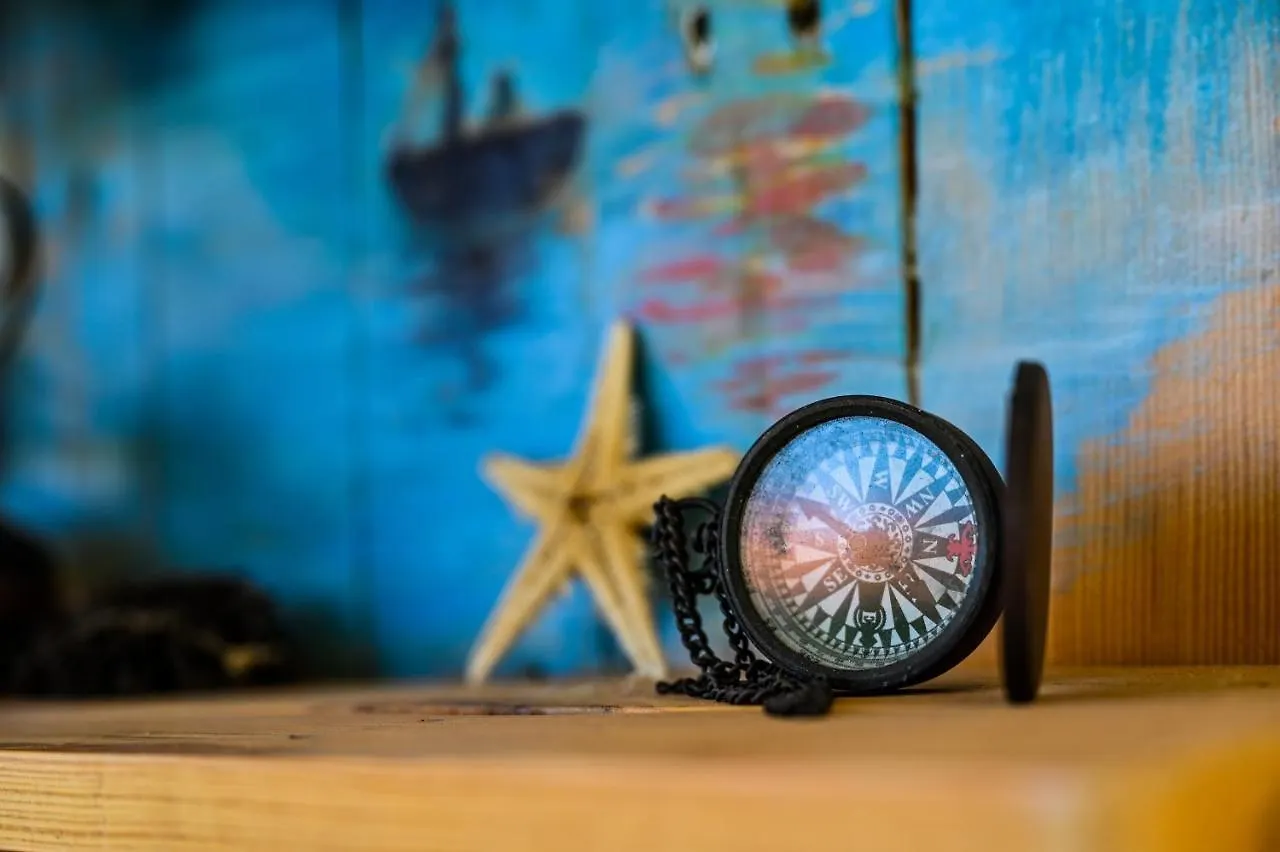 D&M Apartment Polychrono